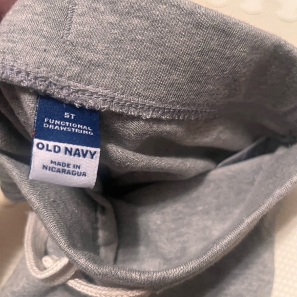 Size 5T Bundle Nike H&M, Old Navy, Target, champion - Picture 4 of 10